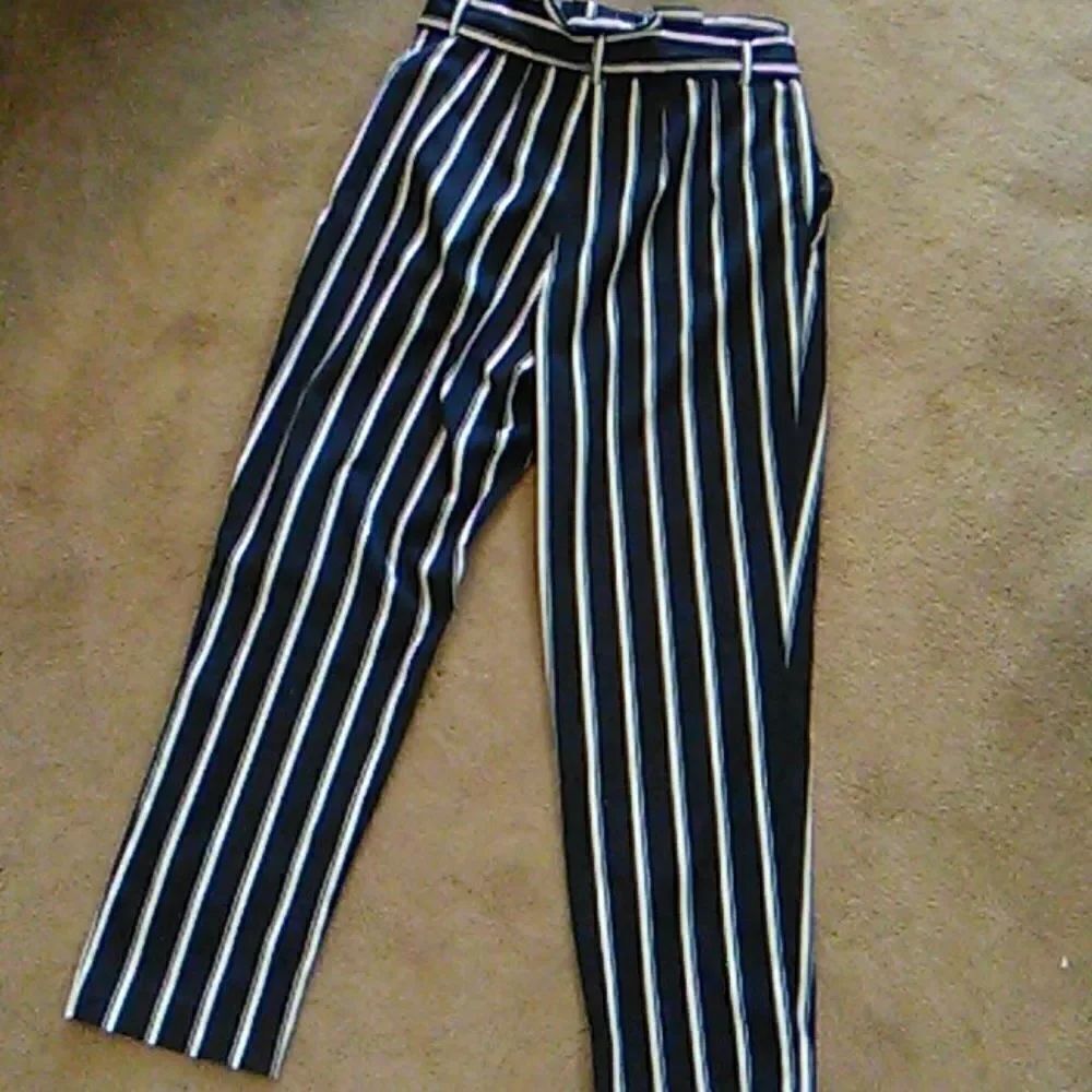 H & M Paper Bag Pants - Picture 3 of 11